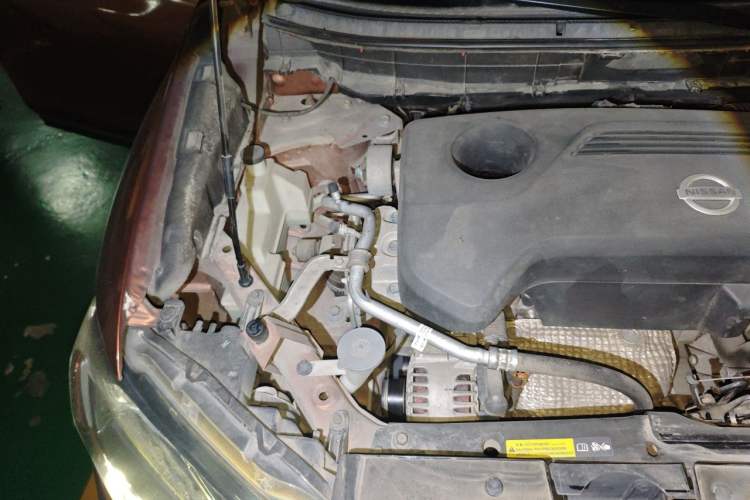 Used Nissan X-Trail 2014 2.5L CVT Luxury Edition 4WD Engine Bay Right
