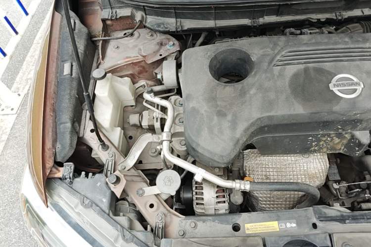 Used Nissan X-Trail 2014 2.5L CVT Leading Edition 4WD Engine Bay Right