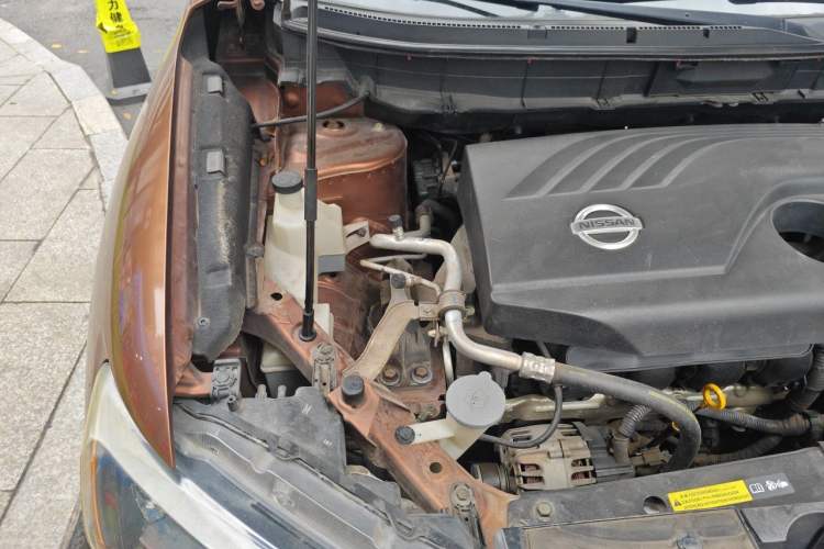 Used Nissan X-Trail 2014 2.0L CVT Comfort Edition 2WD Engine Bay Right