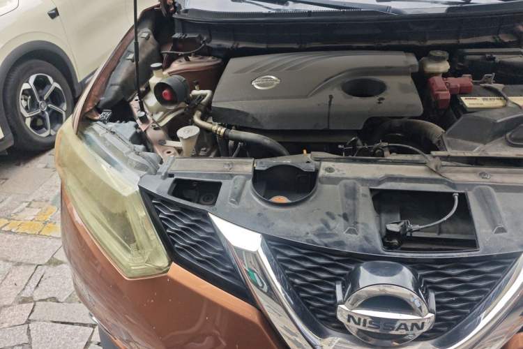 Used Nissan X-Trail 2014 2.0L CVT Comfort Edition 2WD Engine Bay Right