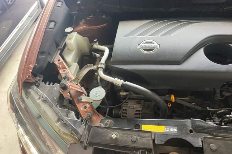 Used Nissan X-Trail 2014 2.0L CVT Smart Edition 2WD Engine Bay Right