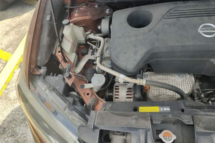 Used Nissan X-Trail 2014 2.5L CVT Luxury Edition 4WD Engine Bay Right
