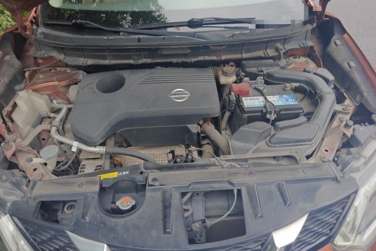 Used Nissan X-Trail 2014 2.5L CVT Leading Edition 4WD Engine Bay