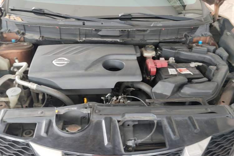 Used Nissan X-Trail 2014 2.0L CVT Smart Edition 2WD Engine Bay