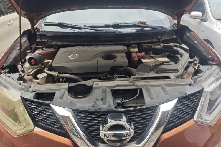 Used Nissan X-Trail 2014 2.0L CVT Comfort Edition 2WD Engine Bay