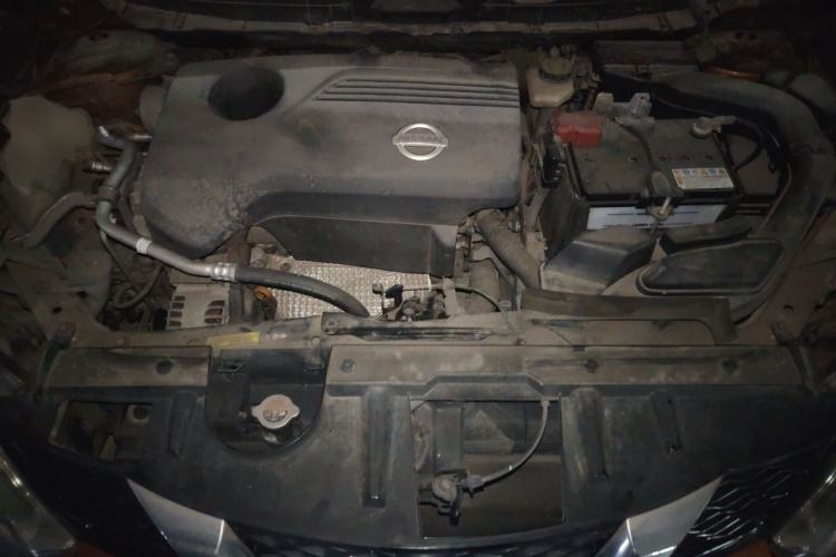 Used Nissan X-Trail 2014 2.5L CVT Leading Edition 4WD Engine Bay