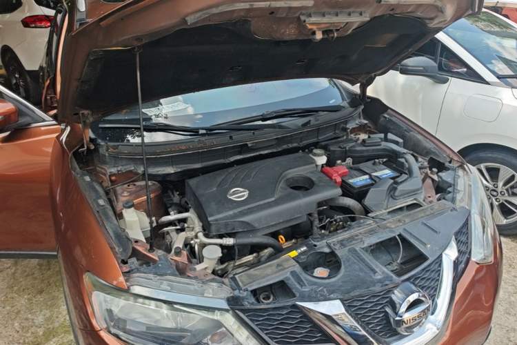 Used Nissan X-Trail 2014 2.0L CVT Comfort Edition 2WD Engine Bay