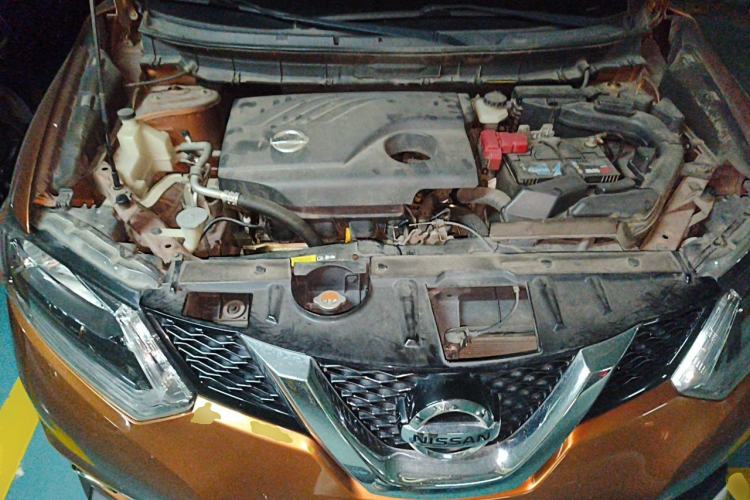 Used Nissan X-Trail 2014 2.0L CVT Comfort Edition 2WD Engine Bay
