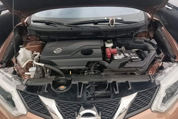 Used Nissan X-Trail 2014 2.0L CVT Comfort Edition 2WD Engine Bay