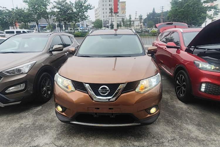 Used Nissan X-Trail 2014 2.5L CVT Luxury Edition 4WD Front