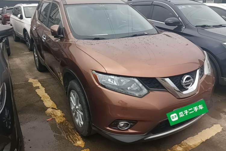 Used Nissan X-Trail 2014 2.0L CVT Comfort Edition 2WD Front Right 45 Deg