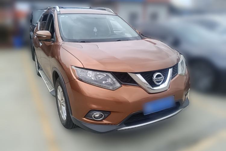 Used Nissan X-Trail 2014 2.5L CVT Luxury Edition 4WD Front Right 45 Deg