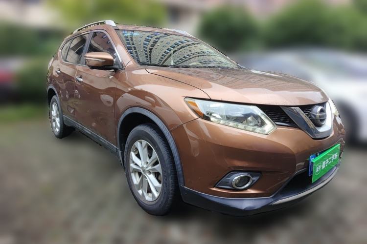 Used Nissan X-Trail 2014 2.5L CVT Luxury Edition 4WD Front Right 45 Deg