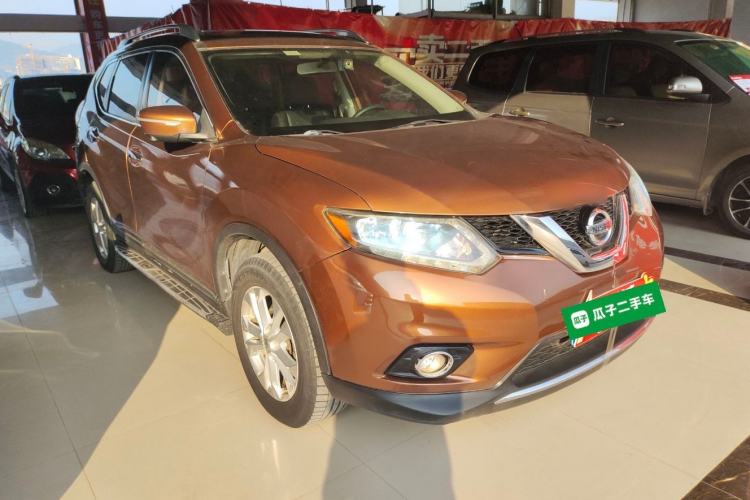 Used Nissan X-Trail 2014 2.5L CVT Luxury Edition 4WD Front Right 45 Deg