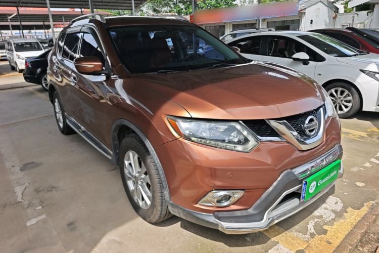 Used Nissan X-Trail 2014 2.5L CVT Leading Edition 4WD Front Right 45 Deg