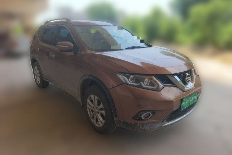 Used Nissan X-Trail 2014 2.5L CVT Ultimate Edition 4WD Front Right 45 Deg