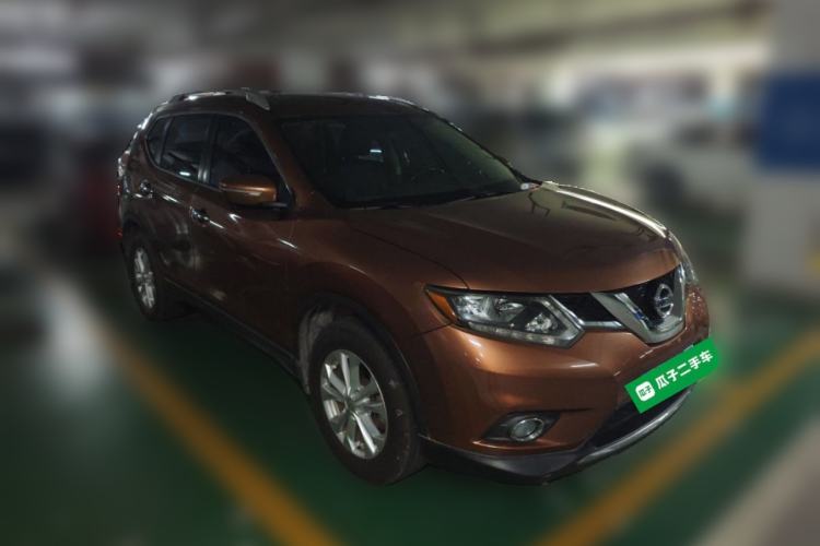 Used Nissan X-Trail 2014 2.5L CVT Luxury Edition 4WD Front Right 45 Deg