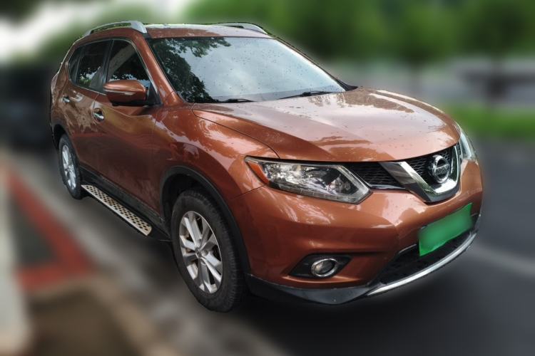 Used Nissan X-Trail 2014 2.5L CVT Luxury Edition 4WD Front Right 45 Deg