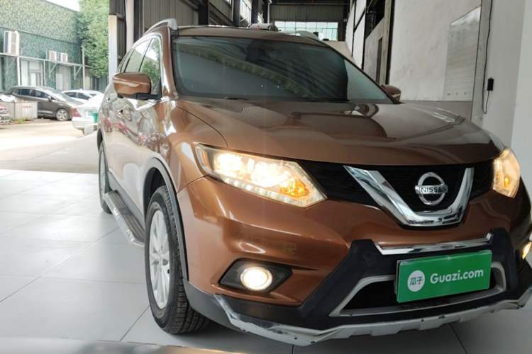 Used Nissan X-Trail 2014 2.0L CVT Smart Edition 2WD Front Right 45 Deg