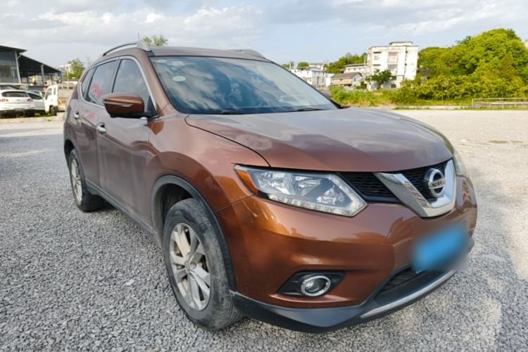 Used Nissan X-Trail 2014 2.0L CVT Comfort Edition 2WD Front Right 45 Deg