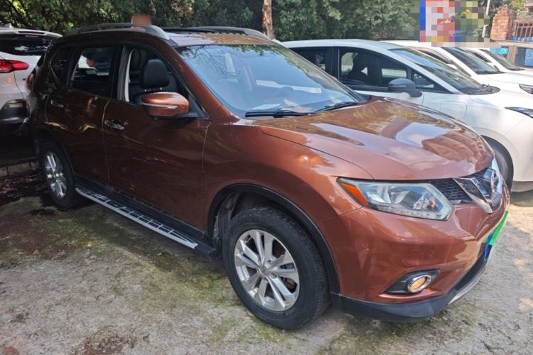 Used Nissan X-Trail 2014 2.0L CVT Comfort Edition 2WD Front Right 45 Deg