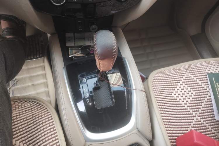 Used Nissan X-Trail 2014 2.0L CVT Comfort Edition 2WD Gear Lever