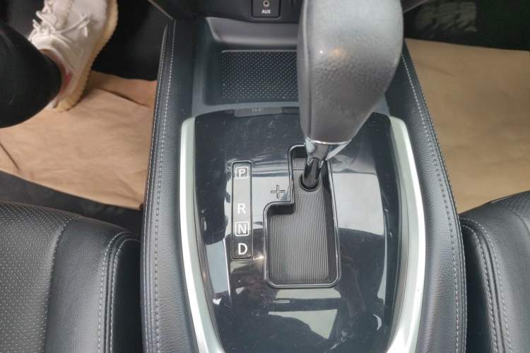 Used Nissan X-Trail 2014 2.0L CVT Comfort Edition 2WD Gear Lever