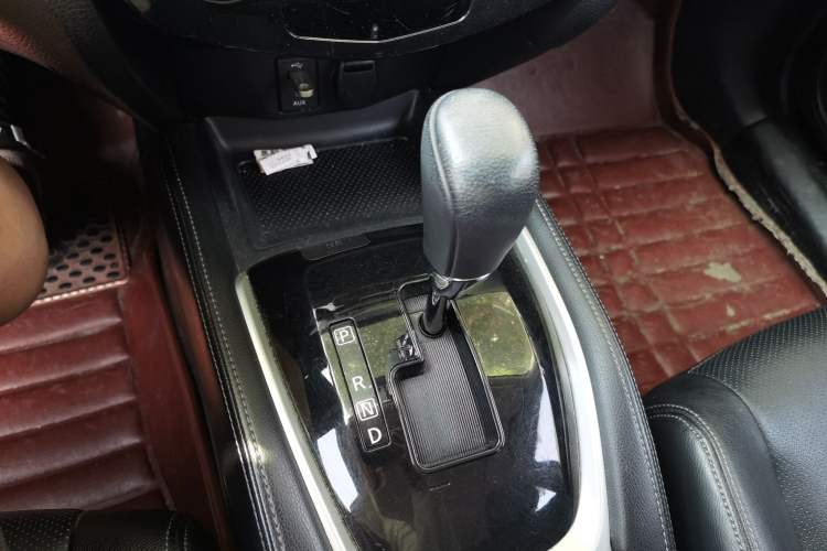 Used Nissan X-Trail 2014 2.0L CVT Comfort Edition 2WD Gear Lever