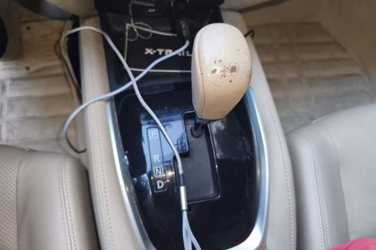 Used Nissan X-Trail 2014 2.0L CVT Comfort Edition 2WD Gear Lever