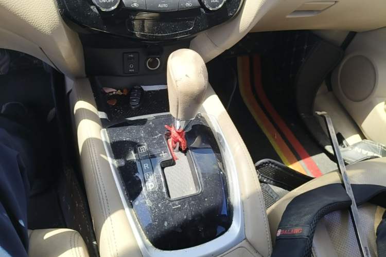Used Nissan X-Trail 2014 2.5L CVT Ultimate Edition 4WD Gear Lever