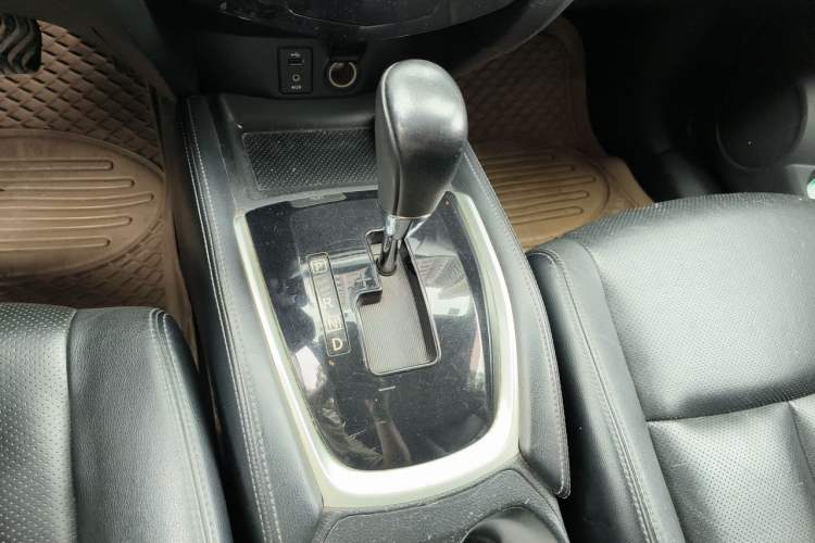 Used Nissan X-Trail 2014 2.0L CVT Comfort Edition 2WD Gear Lever