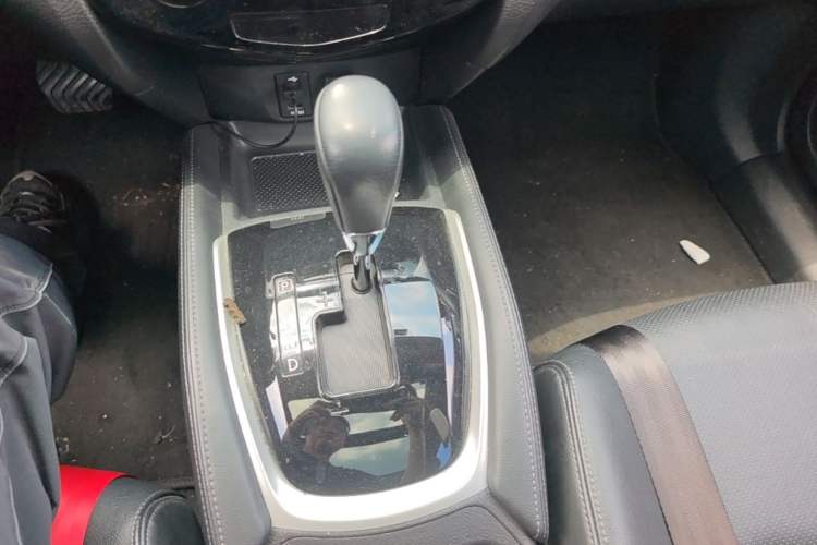 Used Nissan X-Trail 2014 2.0L CVT Comfort Edition 2WD Gear Lever