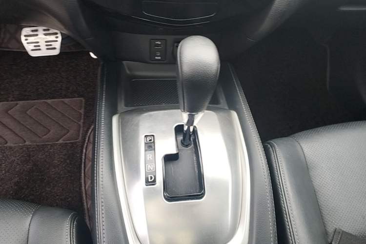 Used Nissan X-Trail 2014 2.0L CVT Comfort Edition 2WD Gear Lever