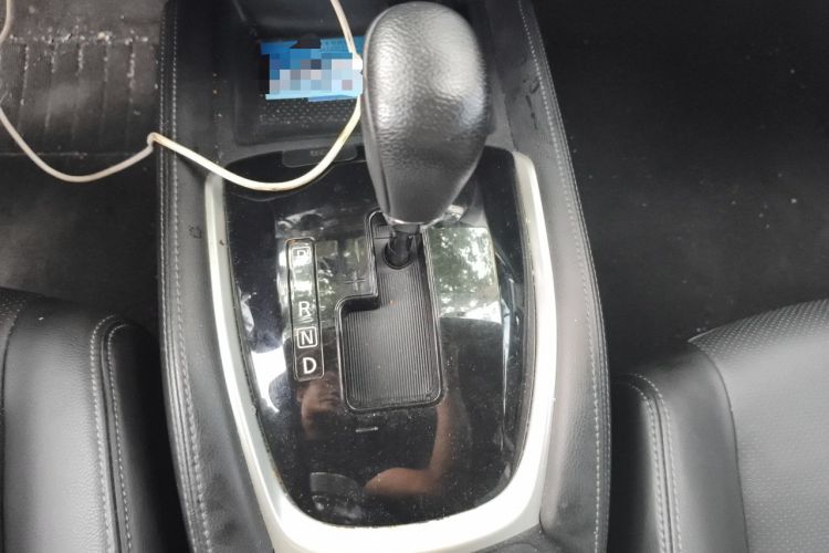Used Nissan X-Trail 2014 2.5L CVT Luxury Edition 4WD Gear Lever