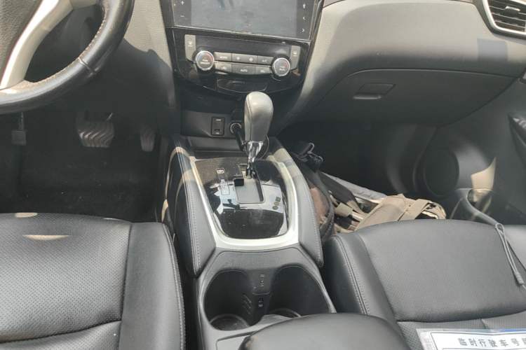 Used Nissan X-Trail 2014 2.0L CVT Comfort Edition 2WD Gear Lever