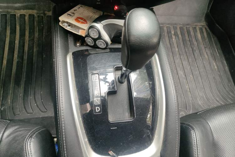 Used Nissan X-Trail 2014 2.5L CVT Luxury Edition 4WD Gear Lever