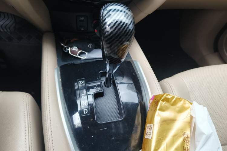 Used Nissan X-Trail 2014 2.0L CVT Comfort Edition 2WD Gear Lever