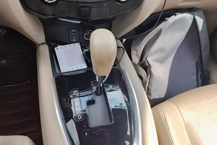 Used Nissan X-Trail 2014 2.0L CVT Comfort Edition 2WD Gear Lever