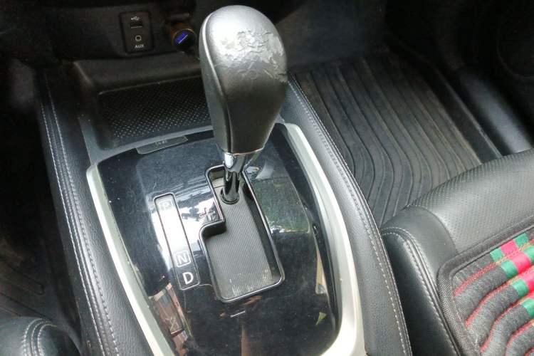 Used Nissan X-Trail 2014 2.0L CVT Smart Edition 2WD Gear Lever