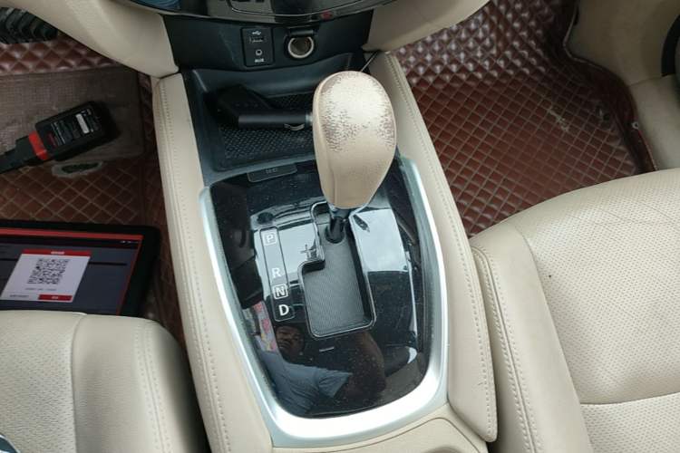 Used Nissan X-Trail 2014 2.0L CVT Comfort Edition 2WD Gear Lever