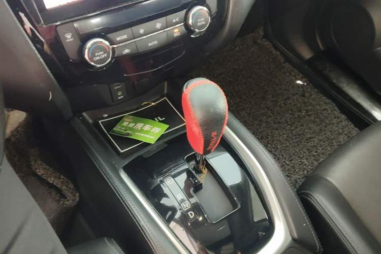 Used Nissan X-Trail 2014 2.0L CVT Smart Edition 2WD Gear Lever