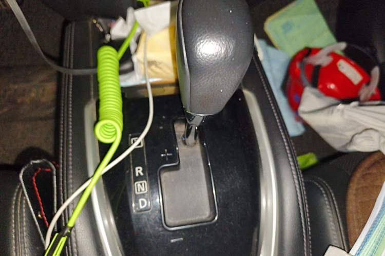 Used Nissan X-Trail 2014 2.0L CVT Comfort Edition 2WD Gear Lever