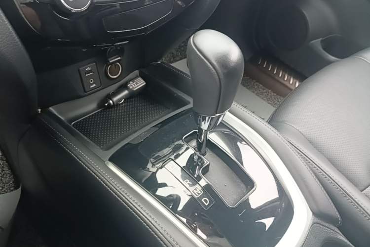 Used Nissan X-Trail 2014 2.0L CVT Comfort Edition 2WD Gear Lever