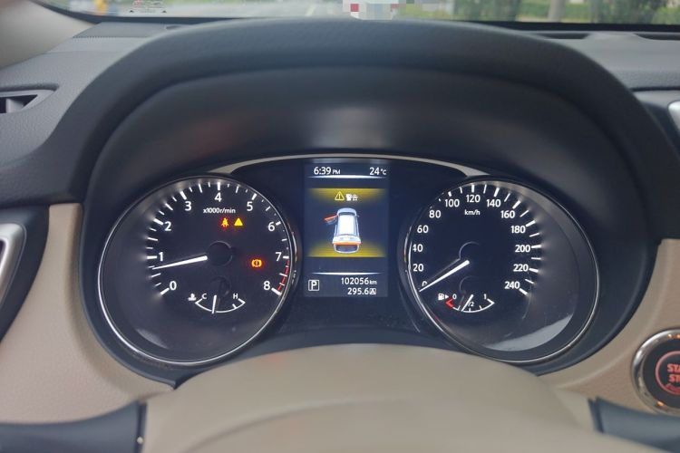 Used Nissan X-Trail 2014 2.5L CVT Leading Edition 4WD Instrument Cluster