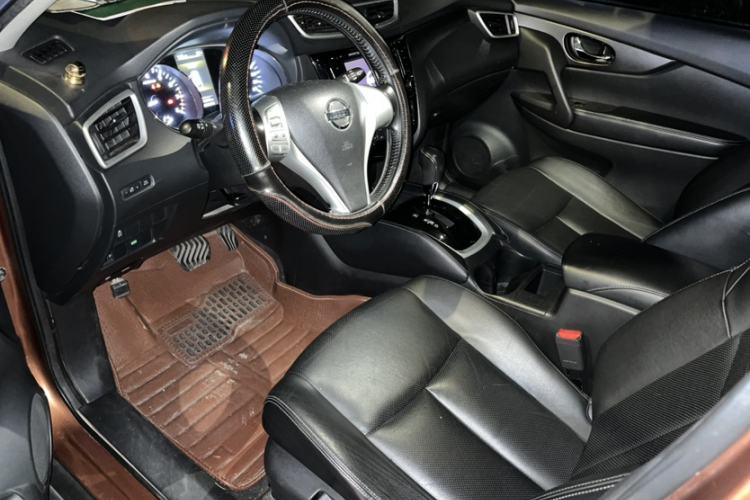 Used Nissan X-Trail 2014 2.0L CVT Comfort Edition 2WD Interior 1