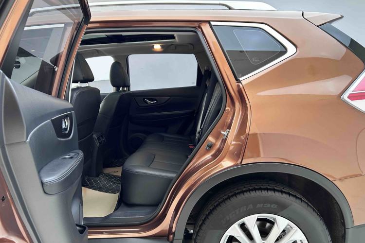 Used Nissan X-Trail 2014 2.0L CVT Comfort Edition 2WD Interior 2