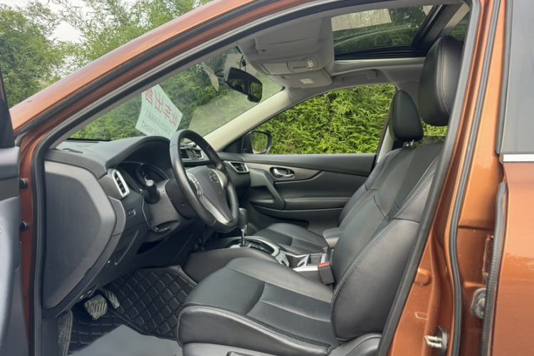 Used Nissan X-Trail 2014 2.0L CVT Comfort Edition 2WD Interior 2