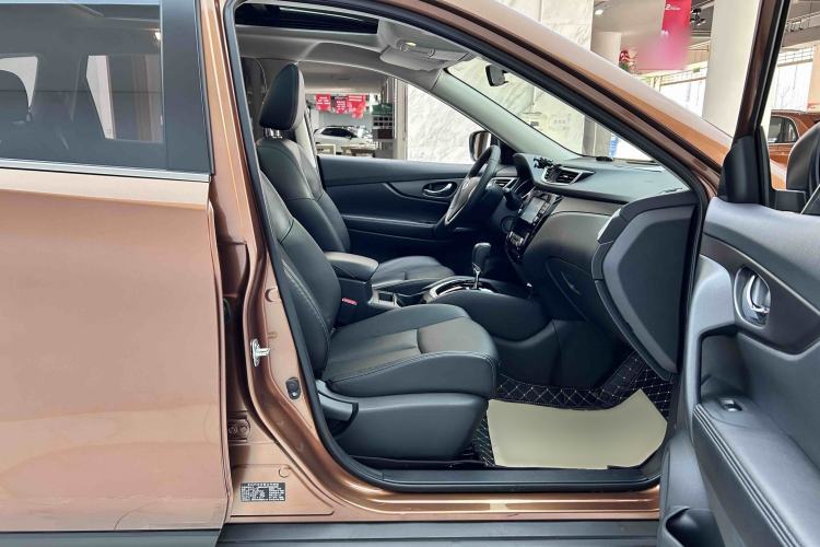 Used Nissan X-Trail 2014 2.0L CVT Comfort Edition 2WD Interior 3