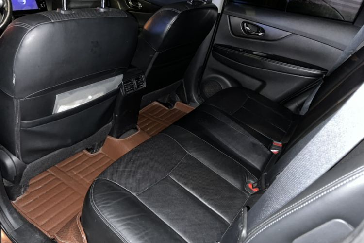 Used Nissan X-Trail 2014 2.0L CVT Comfort Edition 2WD Interior 3