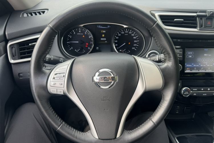 Used Nissan X-Trail 2014 2.0L CVT Comfort Edition 2WD Interior 3